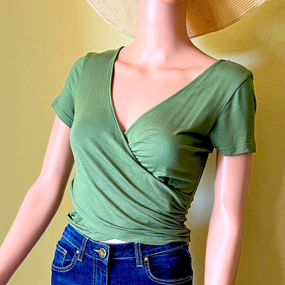 Cute Sexy Crop Top Vetior size small